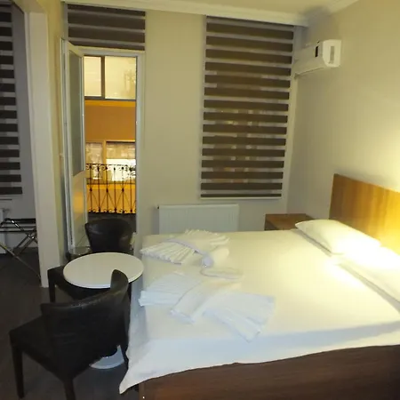 Hotel City Plus Butik 3*