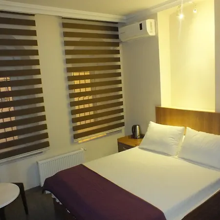 Hotel City Plus Butik 3*